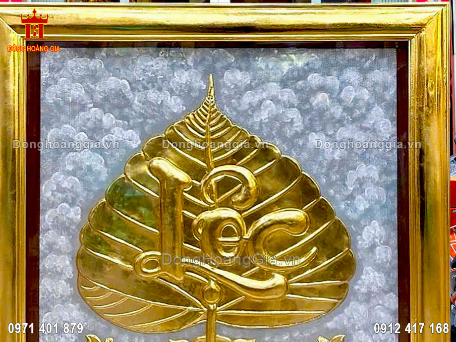 Bề mặt tranh chữ được mạ vàng 24K cao cấp nhất
